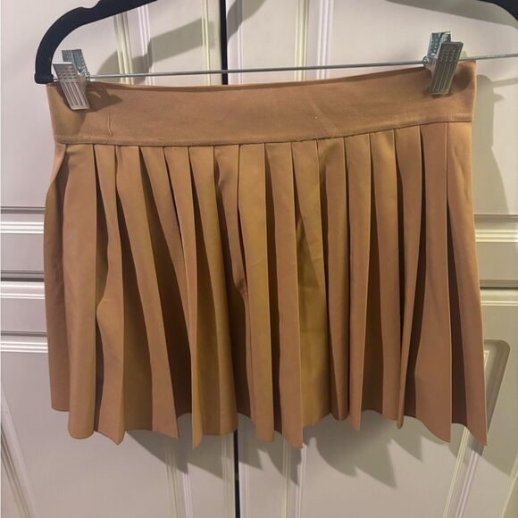 Forever 21 Dresses & Skirts - Forever21 tan tennis  Pleated Women's mini Skirt size L NWT